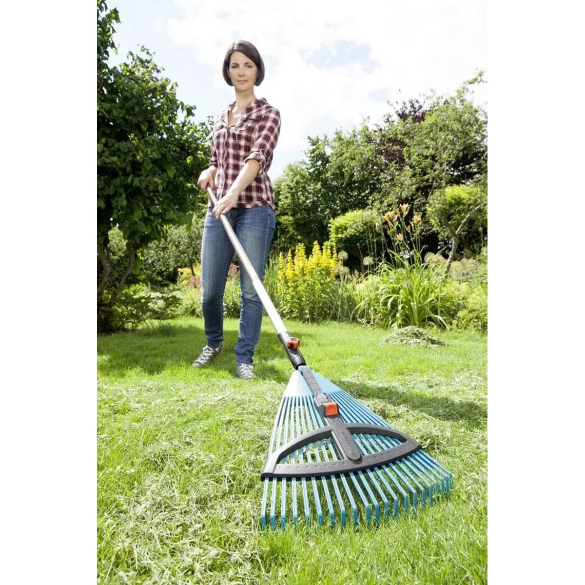 Gardena Fächerbesen combisystem, verstellbar, Holzstiel 35 cm — ideal für präzises Kehren 5