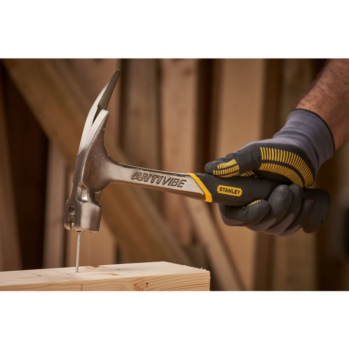 Stanley Latthammer 870 g, robuste Bauweise, präzise Schlagkraft, ergonomischer Griff 4