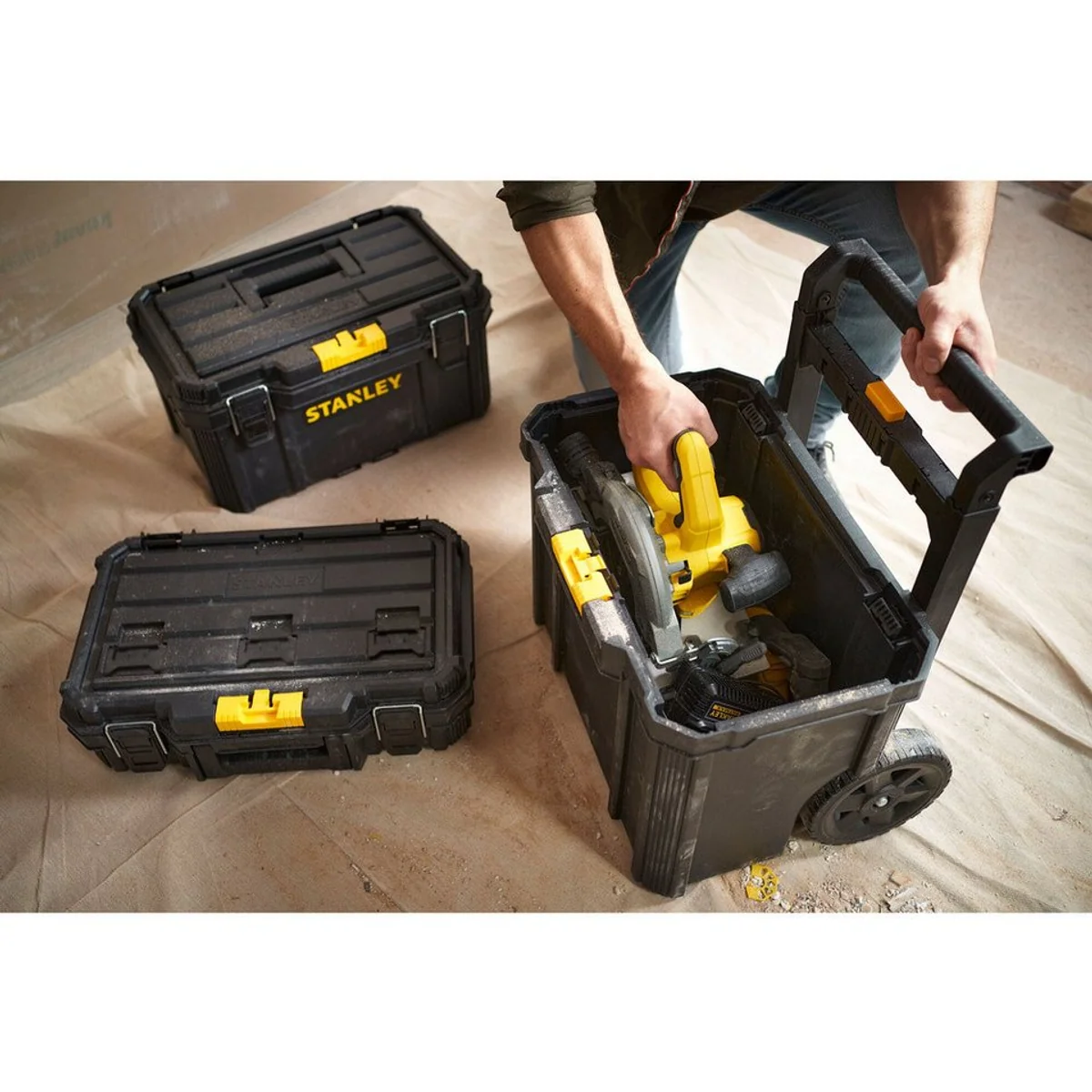 Stanley STST83319-1 Werkzeugkoffer, Trolley-Design, robust und mobil 3