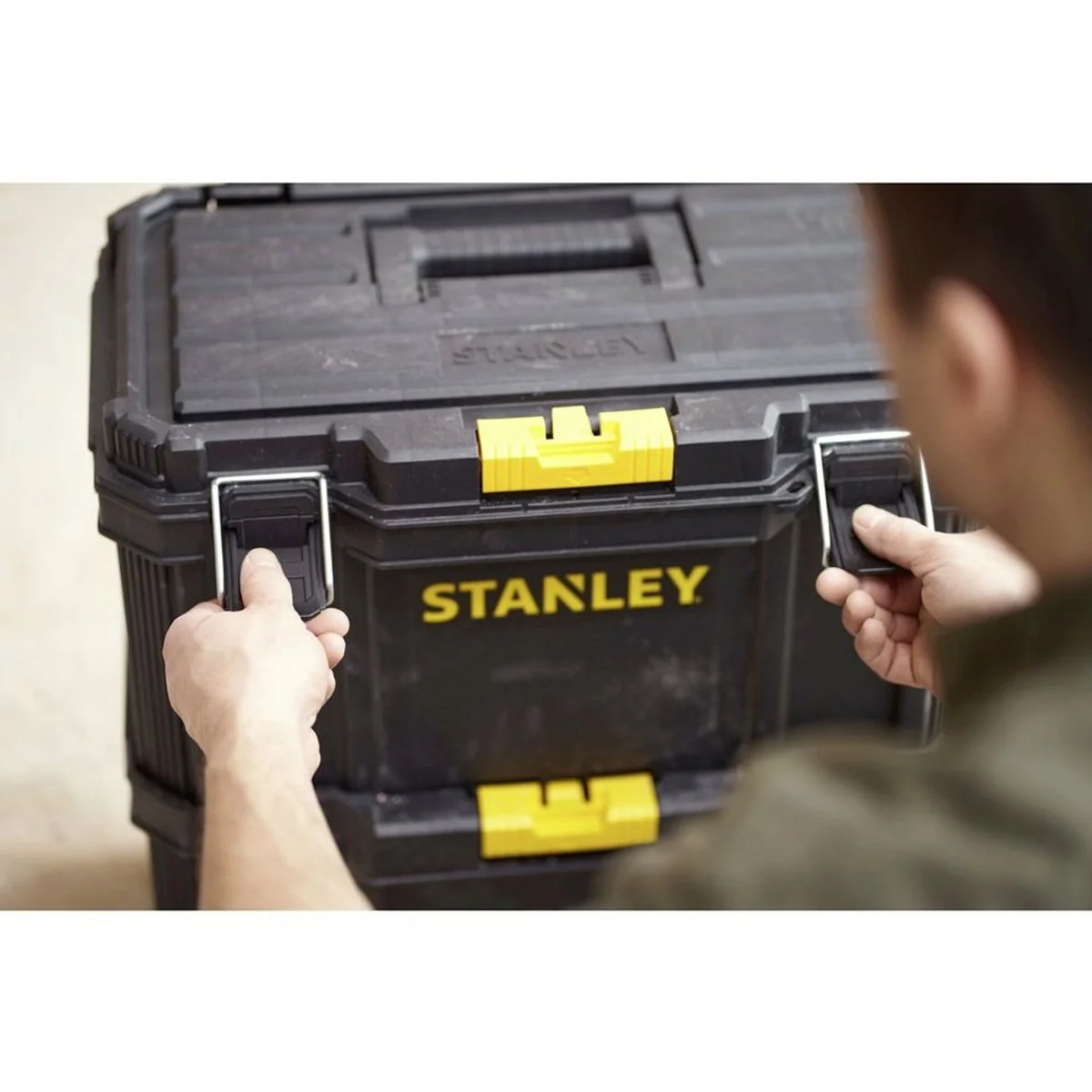 Stanley STST83319-1 Werkzeugkoffer, Trolley-Design, robust und mobil 5