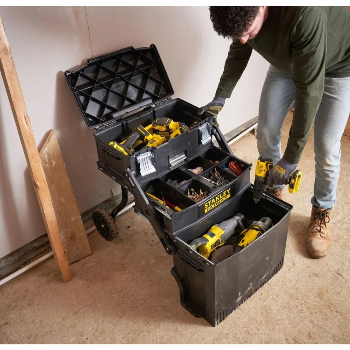Stanley Werkzeugbox, robustes Material, vielseitige Fächer, tragbar 4