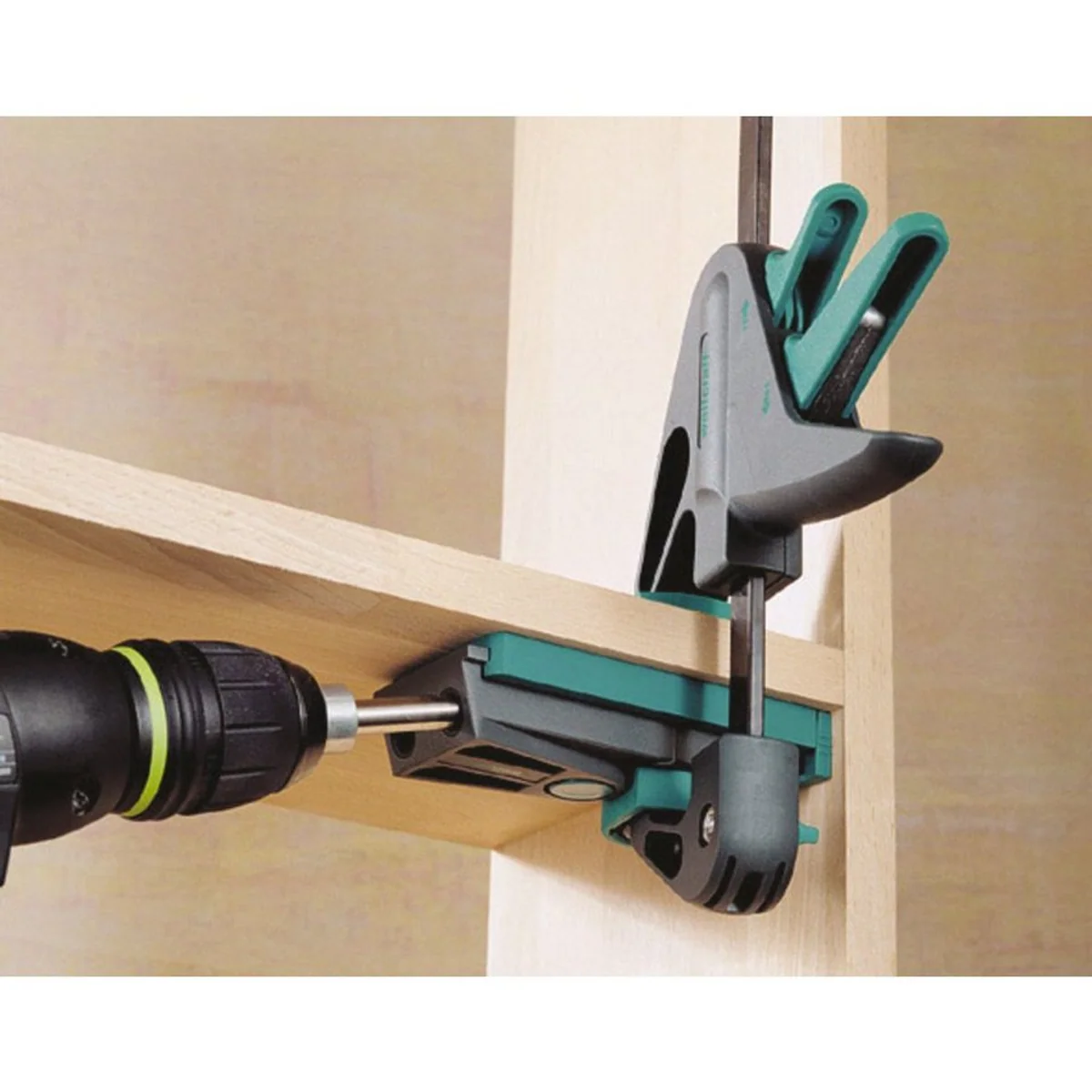 Wolfcraft Bohrschablone 4642100, präzises Bohren leicht gemacht — vielseitig, robust, benutzerfreundlich 5
